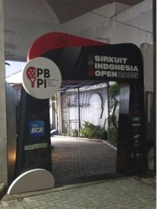 backdrop gate